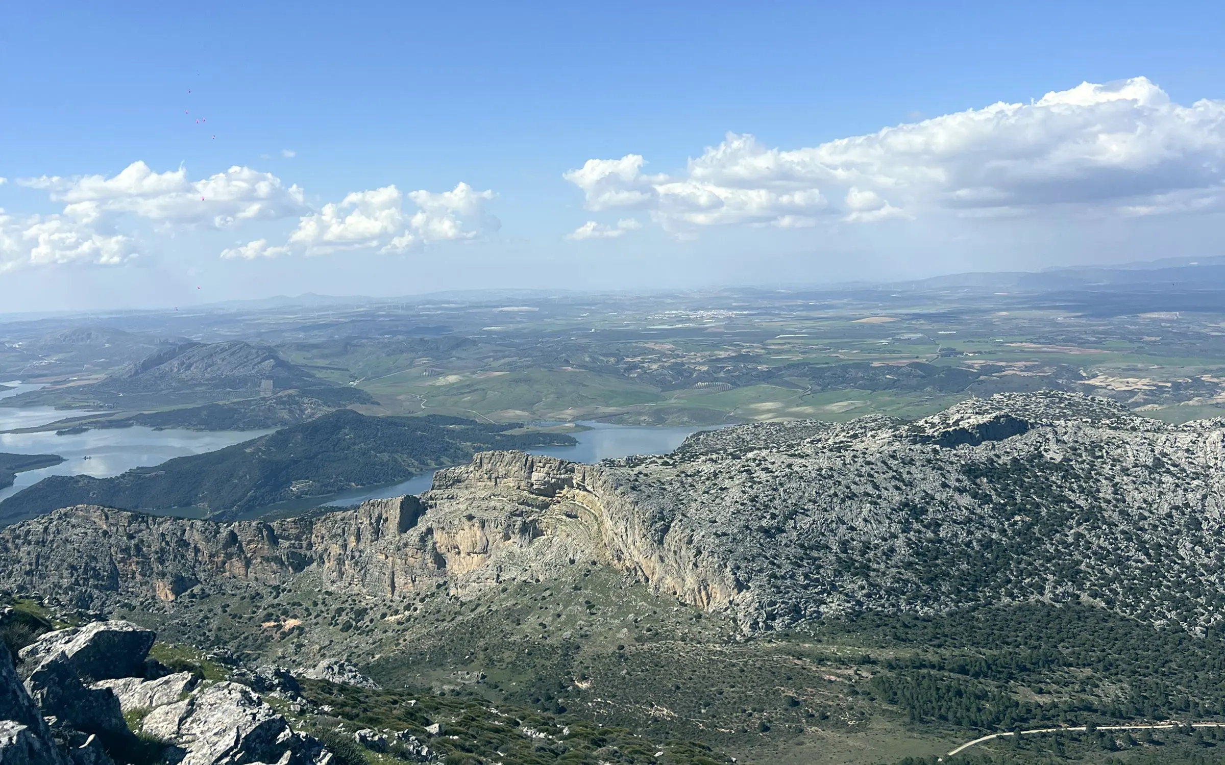 Embalses y sierra desde la cumbre del Pico Huma
